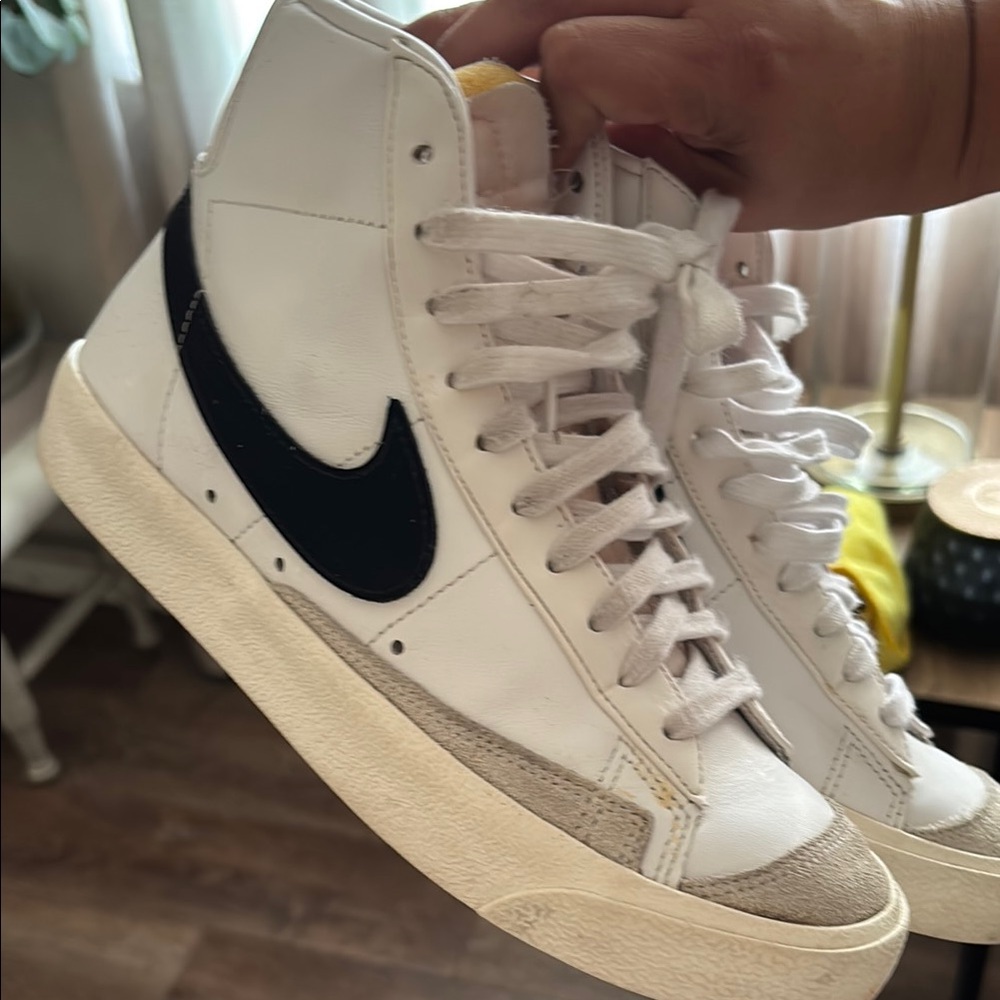 WOMEN'S NIKE BLAZER MID '77 CASUAL SHOES size 7.5 - Picture 4 of 6